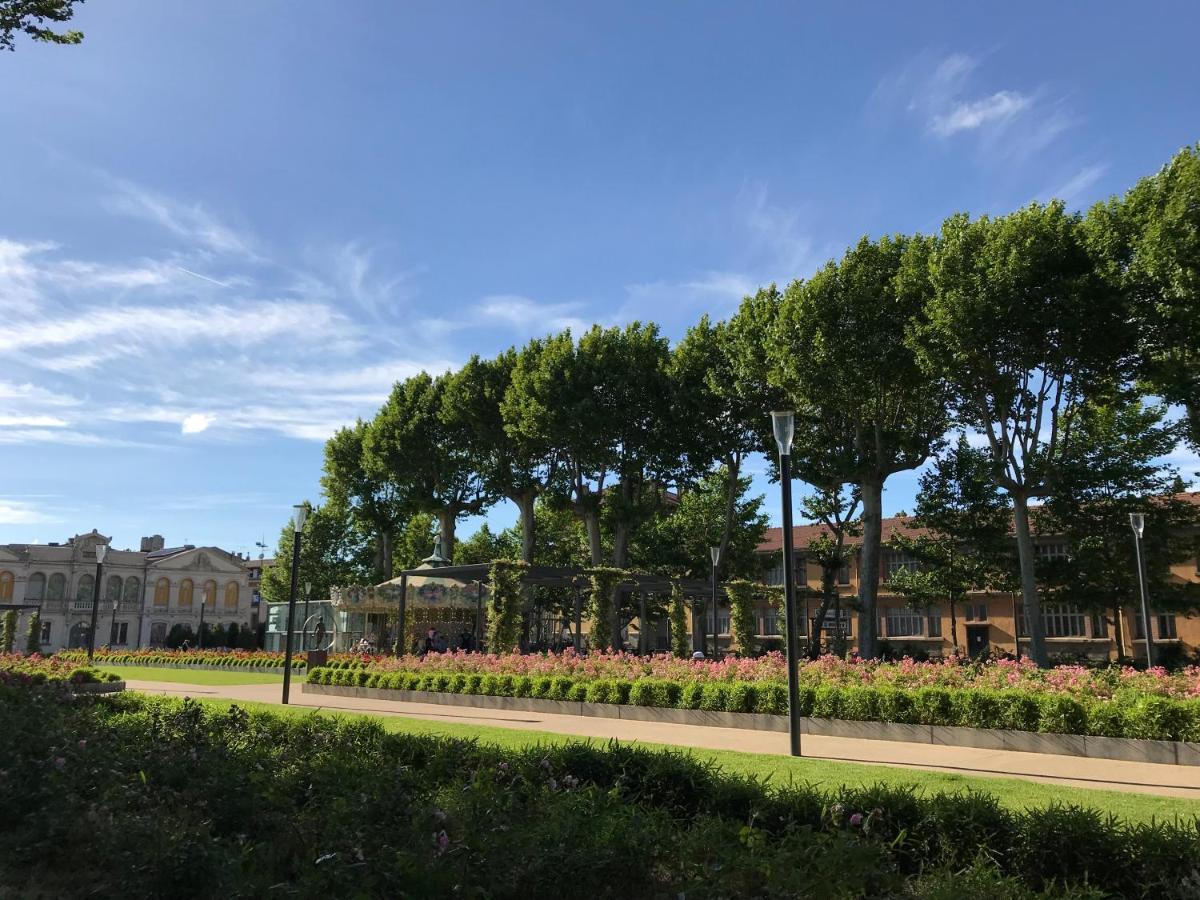 Appartement Contemporain Pont Vieux Carcassonne Exterior foto